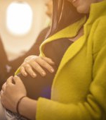 O gravidă a născut în avion la 5000 de metri înălțime. A ales numele perfect pentru copilul ei