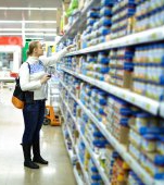 Un fermier a ascuns bucăţi de metal în borcanele cu mâncare pentru bebeluşi şi le-a aşezat pe rafturile unui supermarket