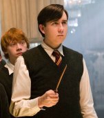Îl mai ții minte pe Neville din Harry Potter? Acum este unul dintre cei mai sexy actori din lume