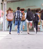 Au fugit toți din clase de frică să nu fie vaccinați! S-a întâmplat într-o școală din România