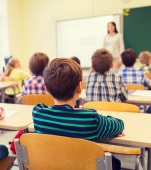 Anchetă în Tulcea după ce o profesoară a refuzat să poarte masca la şcoală şi a îndemnat şi copiii să facă asta
