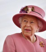 Gestul care a înfuriat publicul: ce a făcut Regina Elisabeta la prima ieșire oficială de când a început pandemia