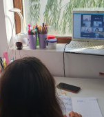 De ce fiică-mea urăște școala online