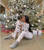 19 momente de poveste: Surorile Kardashian şi-au asortat ţinutele cu cele ale copiilor şi a ieşit un cadru de vis