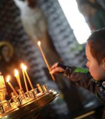 Această mamă a descoperit că bunicii îi duceau copilul la biserică de ani de zile, fără ştirea ei