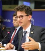 Amendă usturătoare pentru deputatul care a spus că Fecioara Maria este o mamă surogat