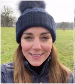 Primul selfie regal: Kate Middleton purtând un fes, fără machiaj și cu un mesaj emoționant pentru părinți