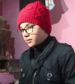 La 11 ani o fetiță din Gorj își dorește de ziua ei doar un braț de lemne, ca să nu îi mai fie frig