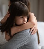 Copiii sănătoși devin greu adoptabili în acte. Cum se ocupă angajații de la Protecția Copilului de adopții