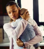 Anxietatea după naștere m-a făcut să regret că am devenit mamă