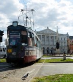 Elev bătut cu pumnul și scuipat în tramvai de un bărbat care a vrut să îi verifice biletul de călătorie!
