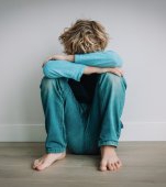 Un copil de 13 ani a sunat la 112 pentru a fi salvat de bătăile primite de la tatăl său