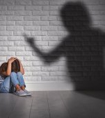 A fost închisă într-o cameră timp de 13 ani chiar de propriul tată