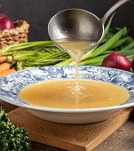 Dieta cu supă de oase: te scapă de 6 kilograme, dar și de riduri în 20 de zile
