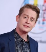 Nu mai e singur acasă! Macaulay Culkin a devenit tătic la 40 de ani!