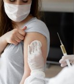 Școala începe cu jumătate din angajații din educație vaccinați