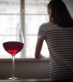 Consumul de alcool a crescut cu 325% printre mămici în timpul pandemiei