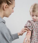 Dermatita atopică la copii: cum ai grijă de pielea sensibilă și predispusă la iritație