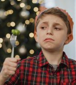 Copiii mei urăsc preparatele tradiționale, așa că îi las să mănânce ce vor ei la masa de Crăciun