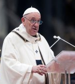 Papa Francisc: „Unii nu vor să aibă copii. Dar au câini și pisici care iau locul copiilor. Asta ne ia umanitatea”