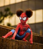 Poza zilei: fetița care îl adoră pe Spider-Man a „rupt” internetul