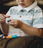 Autism infantil: ce este și din ce cauze apare?