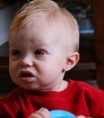 Secreție galbenă la ochi la bebeluș: cauze și tratament