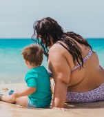 Sunt o mamă supraponderală și nu mi-e rușine să stau goală în fața copiilor mei
