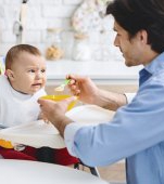 Sunt expert în parenting și îți ofer 6 sfaturi simple pentru un bebeluș fără mofturi la mâncare