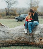 Din culisele psihoterapiei: cum afectează infidelitatea părinților copilul