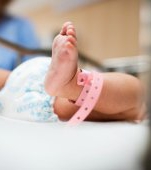 Aproape 300 de copii au fost abandonați în maternitate în primele nouă luni din 2022. Câți copii instituționalizați se află în România