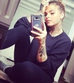 Aceată mămică are 14 tatuaje pe față și internauții consideră că nu are o apariție demnă de o mamă: „Mă fac să mă simt ca o criminală”