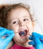 Cu ce probleme dentare comune se pot confrunta copiii și ce pot face părinții în legătură cu acestea