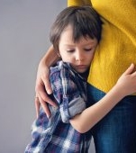 Cum să mă descurc cu anxietatea copilului meu când nu o pot controla pe a mea?