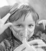 Viața dureroasă a unei fetițe de șase ani cu fibroză chistică. Fiecare zi este o nouă luptă