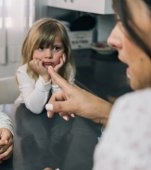 Țipi la copilul tău? 5 sfaturi care te ajută să te calmezi mai repede