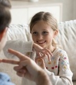 Da sau nu - Învățăm copilul limbajul semnelor?