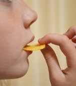 Un adolescent a murit după ce a mâncat un chips extrem de picant