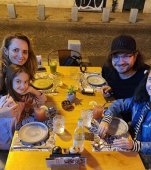 Ce familie frumoasă are chef Florin Dumitrescu. "Am vrut ca fetițele noastre să fie crescute de noi, nu de bunici sau bone"