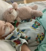O fetiță de 2 ani a ajuns în stare gravă la spital, după ce a înghițit 6 magneți. ”E un miracol că a supraviețuit”