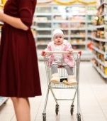 Lege de bun augur pentru femeile gravide și mamele cu copii mici în România! Prioritate la casele de marcat și la ghișee