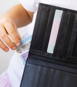 Fetița mea de 8 ani e cleptomană. Fură de peste tot și nu știu cum ar trebui să gestionez situația