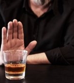 Bărbații care încearcă să conceapă un copil trebuie să renunțe la alcool timp de cel puțin 3 luni, spun studiile