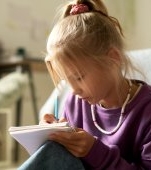 De ce ar trebui să îți încurajezi copilul să țină un jurnal? Ce beneficii îi aduce această activitate?