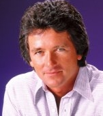 Ce mai face Bobby din Dallas? A depășit etapa doliului și trăiește a doua tinerețe cu iubirea vieții lui, o doamna cu 4 divorțuri la activ