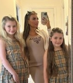 O mamă și-a retras fiicele de la școală. „Sunt ca la închisoare la școală. E mai important timpul liber și vacanțele”
