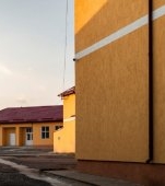 Scandal la o școală din Târgu Jiu. Părinții refuză să mai trimită copiii la ore din cauza unul elev agresiv