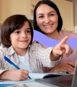 Este bine ca un copil să studieze limba engleză de mic? Află răspunsul Novakid