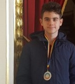 Singurul elev din România admis la liceu fără să mai treacă prin Evaluarea Națională. Este un copil-minune!
