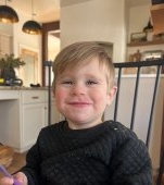 Durere fără margini! O cunoscută influenceriță și-a pierdut fiul de 2 ani într-un tragic accident, în propria casă